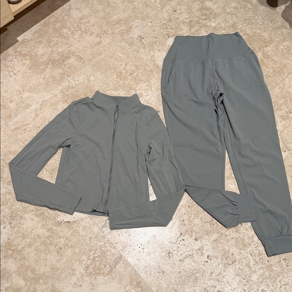 Nike Women's Zenvy Activewear Set